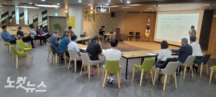 15일 평택항바로세우기운동본부는 안중읍 평택시민의공간에서 '평택항 현안 공동대응을 위한 초청간담회'를 개최했다. 박창주 기자
