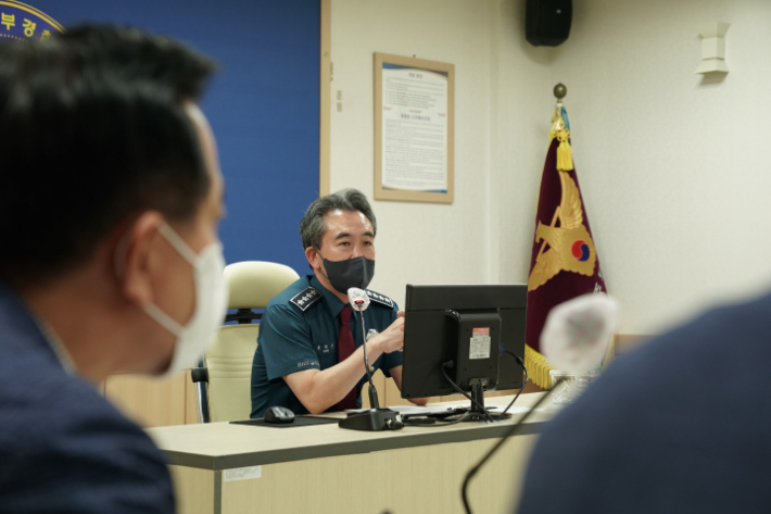 윤희근 경찰청장은 '신당역 역무원 스토킹 피살 사건' 관할서인 서울 중부경찰서를 방문했다. 경찰청 제공