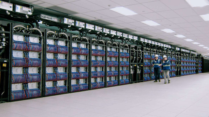 인텔이 개발 중인 슈퍼컴퓨터 '오로라'에는 사파이어 래피즈 CPU가 2만 개 이상 탑재됐다. 인텔 제공