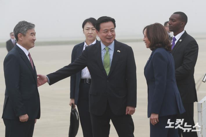 한국 찾은 카멀라 해리스 미 부통령