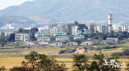 한적한 북한의 기정동 마을