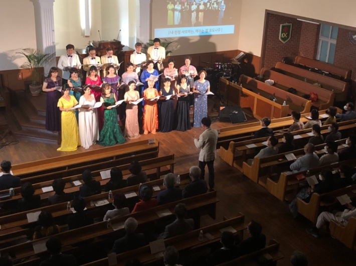  '한국교수콰이어' 공연 모습. 교회 제공