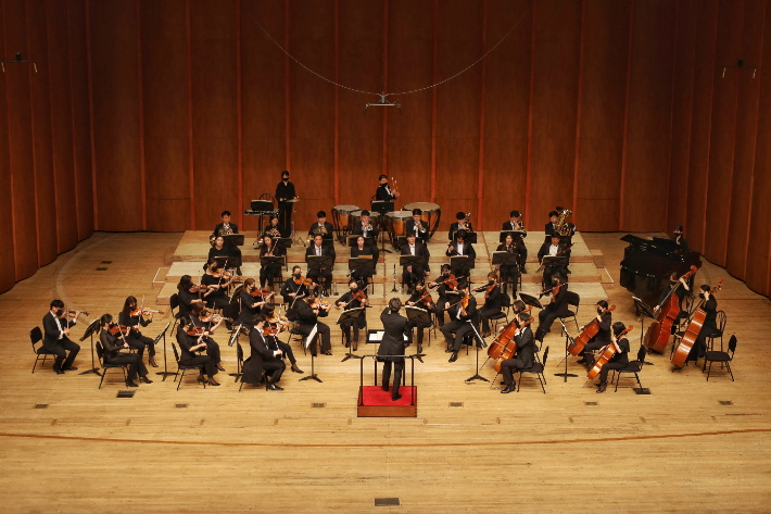 부산CBS콘서트 '세상을 품은 우리 노래'가 4일 부산문화회관에서 성황리에 열렸다. 이지우 부산 CBS VJ 