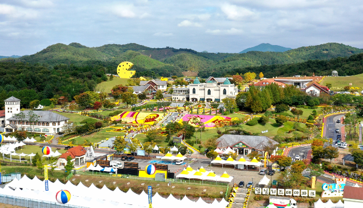 오는 7일부터 10일까지 '2022 임실N치즈축제'가 열릴 예정인 가운데, 막바지 축제 준비에 한창인 모습. 임실군 제공