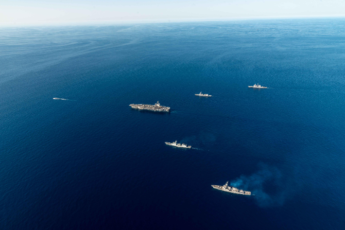 한미일 대잠전 훈련 참가한 전력들이 30일 동해 공해상에서 기동훈련을 하고 있다. 해군 제공