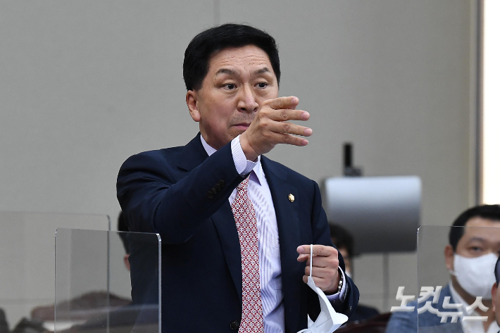 국민의힘 김기현 의원이 6일 서울 용산구 합참 청사에서 열린 국방위원회의 합동참모본부 등에 대한 국정감사에서 발언하고 있다. 국회사진기자단