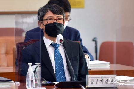 18일 서울 여의도 국회에서 열린 법제사법위원회의 서울고등검찰청·수원고등검찰청·서울중앙지방검찰청 등에 대한 국정감사에 임관혁 서울동부지검장이 출석해 있다.