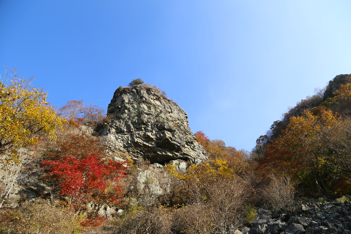 의령 자굴산. 경남도청 제공