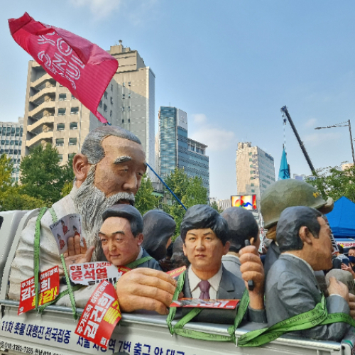 촛불전환행동 집회에 등장한 윤석열 대통령 조형물. 독자 제공