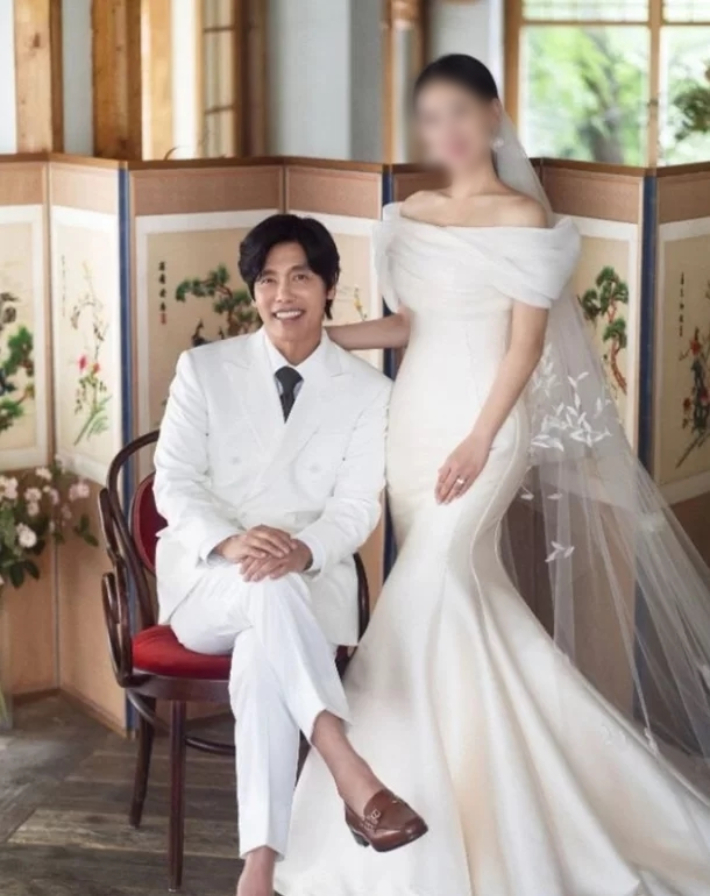 배우 최성국이 5일 결혼식을 올린다. 노블레스 스튜디오 인스타그램