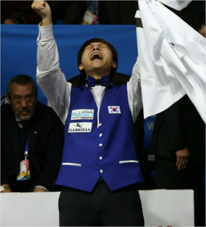 2014년 서울에서 열린 세계3쿠션선수권대회에서 한국인 최초로 우승을 차지한 최성원. 대한당구연맹