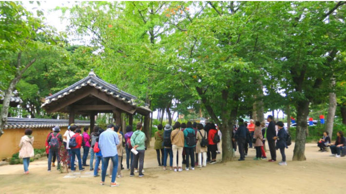 허균·허난설헌 기념공원을 찾은 관광객들. 강릉시청공식블로그 캡처