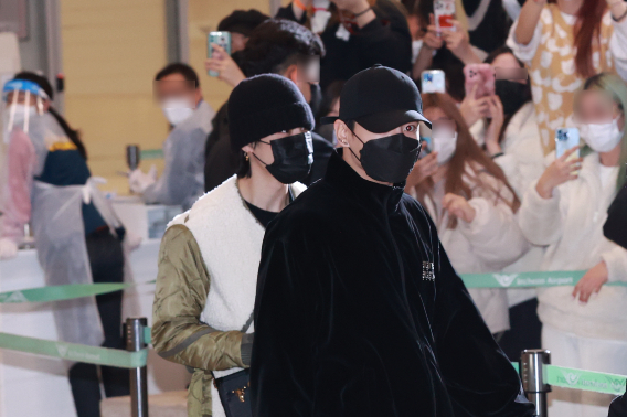 그룹 방탄소년단(BTS) 정국(오른쪽)과 지민. 연합뉴스