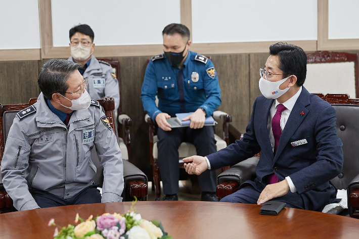 아산시 경찰병원 분원 유치 총력전…경찰인재개발원 방문 - 노컷뉴스