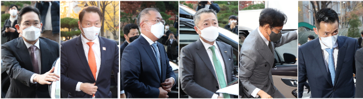 이재용 삼성전자 회장(왼쪽부터), 최태원 SK그룹 회장, 정의선 현대차그룹 회장, 박정원 두산그룹 회장, 이재현 CJ그룹 회장, 김동관 한화솔루션 부회장이 17일 오후 무함마드 빈 살만 사우디아라비아 왕세자와 만나기 위해 서울 중구 소공동 롯데호텔에 도착, 차에서 내리고 있다. 연합뉴스