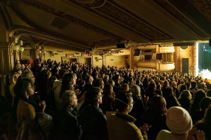 18일(현지 시간) 미국 뉴욕 하워드 길만 오페라하우스에서 진행된 창극 '트로이의 여인들' 공연 커튼콜 모습. 국립극장 제공