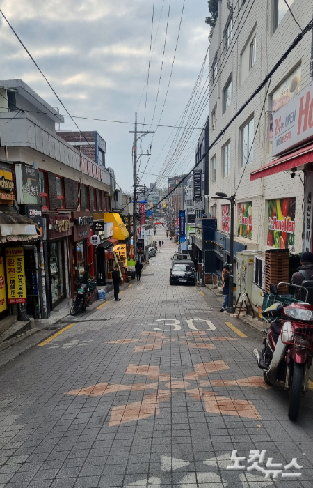 21일 서울 용산구 퀴논길 일대. 백담 기자 