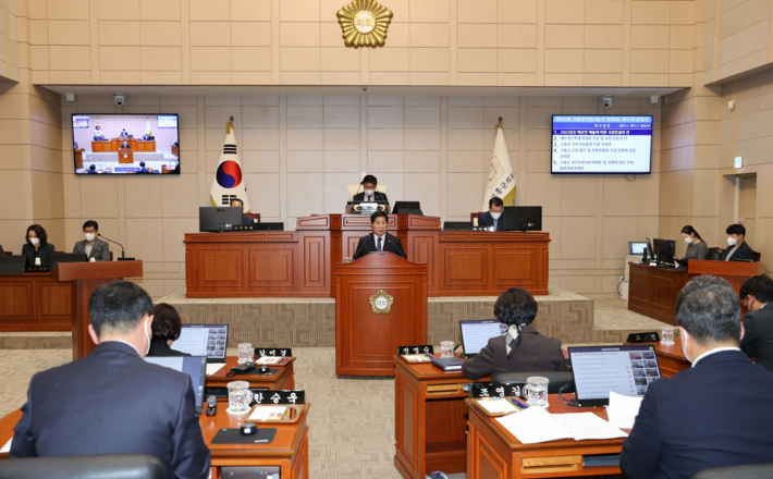 공영민 고흥군수가 군의회에서 발언하고 있다. 고흥군 제공