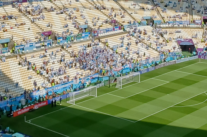 경기 시작 1시간 30분 전부터 이미 응원을 시작한 아르헨티나 팬들.