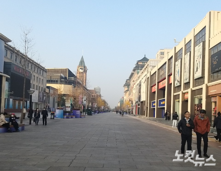 한산한 왕푸징 거리. 안성용 기자