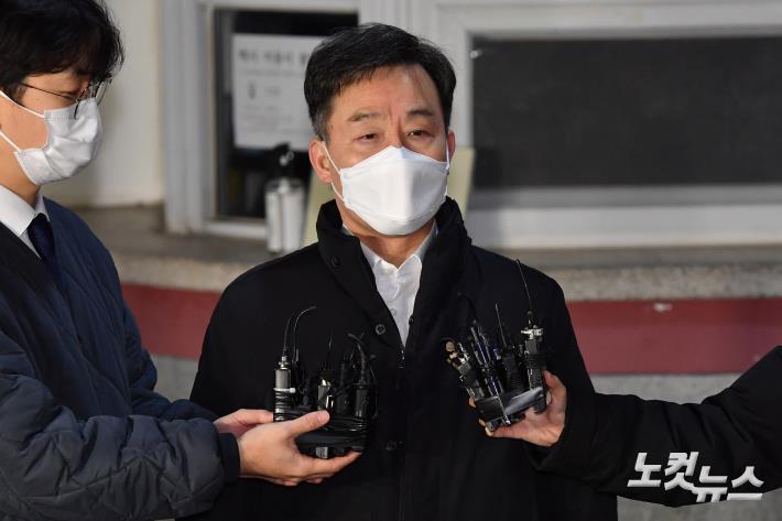 김만배, 구속기간 만료…1년 만에 석방