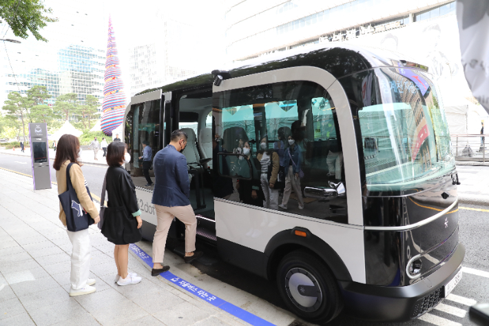 청계천 자율주행 전용버스 달린다…"미래교통 명소 기대"