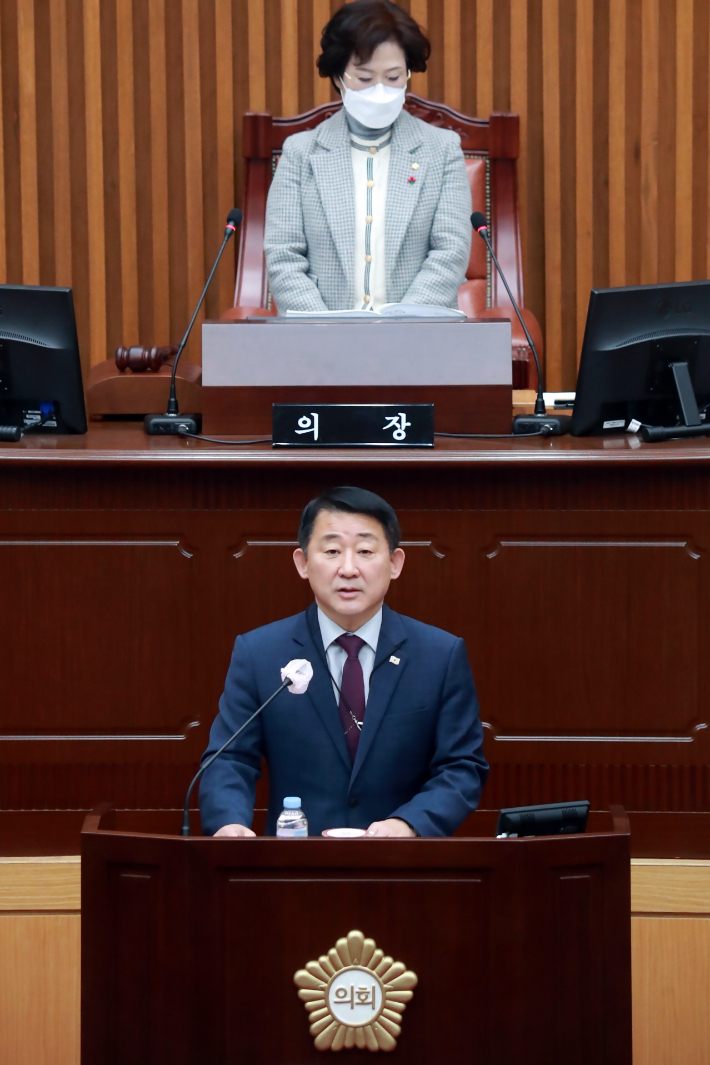 5일 구의회에서 민선 8기 첫 시정연설을 하는 서철모 서구청장. 서구 제공