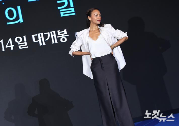 그림자까지 완벽한 조 샐다나
