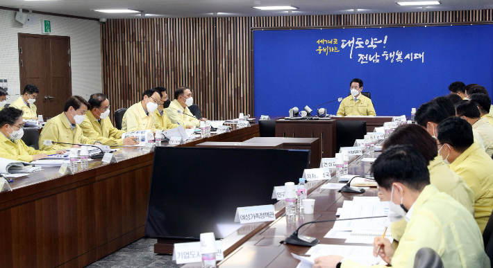 김영록 전라남도지사가 9일 가뭄대책 상황보고회를 진행했다. 전라남도 제공