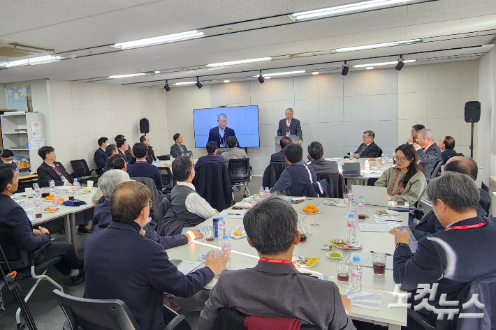 지난 8일 KWMA 사무실에서 열린 북한선교 원탁모임 제 1차 회의.