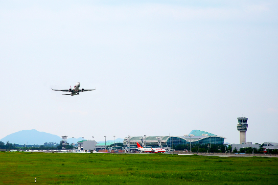 무안국제공항. 전남 무안군 제공