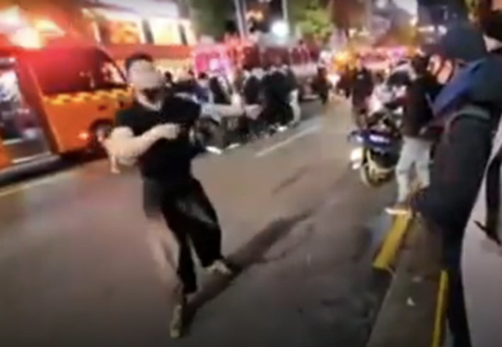 핼러윈 참사 당시 CPR 가능한 인원을 모집중인 한 시민. 온라인 커뮤니티 캡처