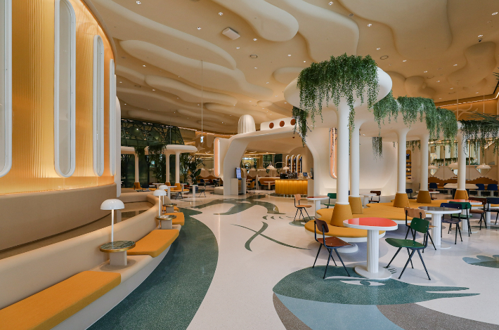 리뉴얼 완료된 더현대 대구 9층 복합문화예술광장. 더현대 대구 제공