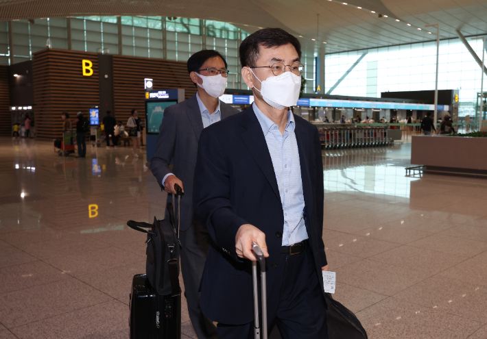 지난 8월 '인플레이션 감축법'과 관련해 미국 측과 협의하기 위해 출국하는 정부 대표단. 연합뉴스