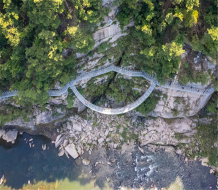 '한국관광의 별' 본상에 선정된 철원 한탄강 물윗길&잔도길(스카이전망대). 강원도 제공 