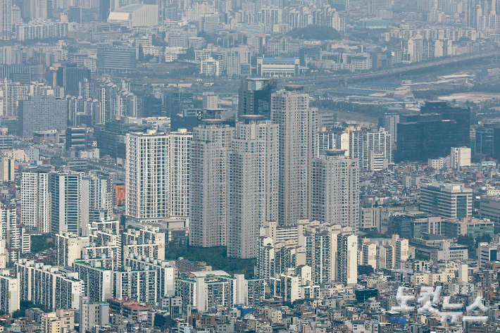 서울 송파구 롯데월드타워 서울스카이에서 바라본 아파트 모습. 박종민 기자