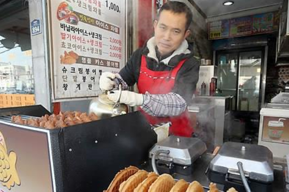 붕어빵 아저씨 김남수씨. 연합뉴스