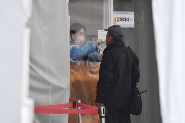 코로나19 임시선별검사소. 류영주 기자