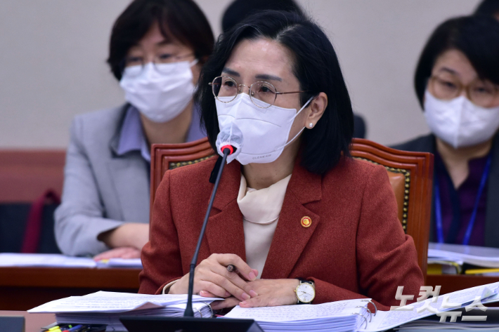김현숙 여성가족부 장관. 윤창원 기자