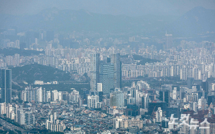 서울 송파구 롯데월드타워 서울스카이에서 바라본 아파트 모습. 박종민 기자