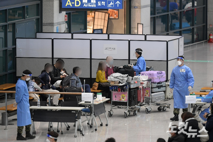 지난 4일 인천국제공항 입국장의 모습. 박종민 기자