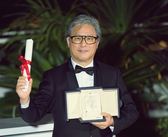 영화 '헤어질 결심'으로 제75회 칸국제영화제에서 감독상을 받은 박찬욱 감독. CJ ENM 제공