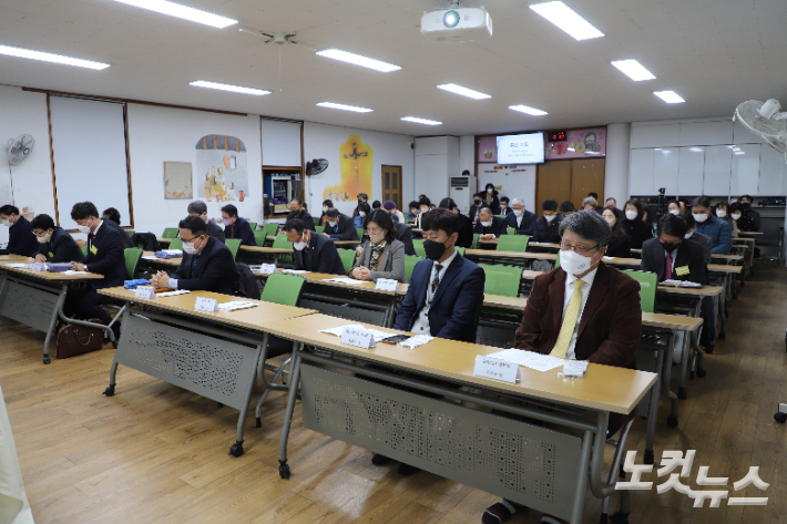 교례회에는 지역 목회자와 사모, 기관단체장 등 70여 명이 참석한 가운데 1부 예배와 2부 인사 및 축하 순서로 마련됐다. 