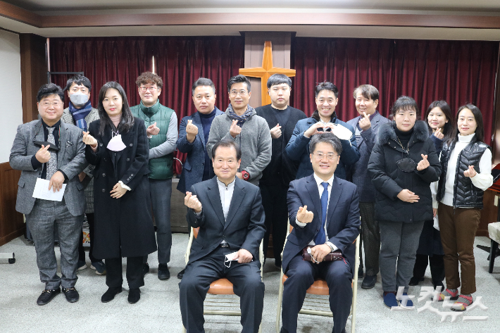 양정국 운영이사장 초청 대전CBS 직원 예배가 11일 대전CBS 예배실에서 열렸다. 정세영 기자 