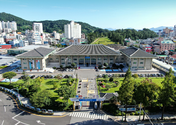 전남 여수시청 청사 전경. 여수시 제공