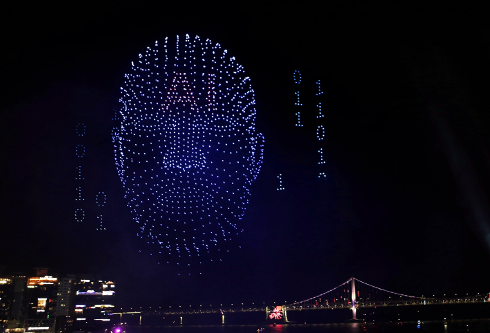 부산 광안리 M드론라이트쇼. 부산 수영구 제공