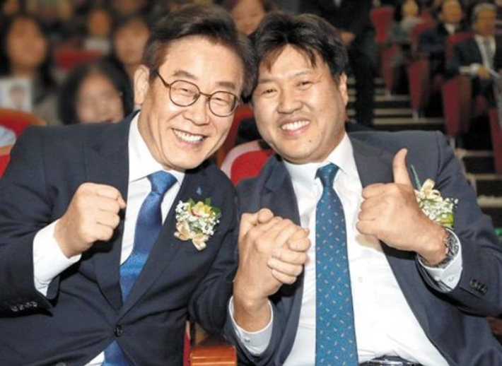 [법정B컷]대장동업자가 李측근에게 건넸다는 돈…'10억 재판' 서막