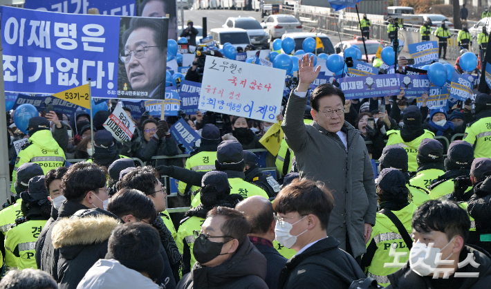 민주당, '이재명 檢 소환'에 장외투쟁으로 반격한다