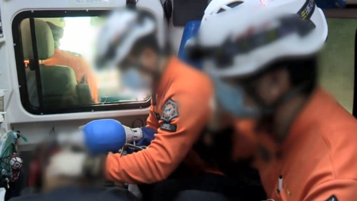 구급차 내부. 연합뉴스