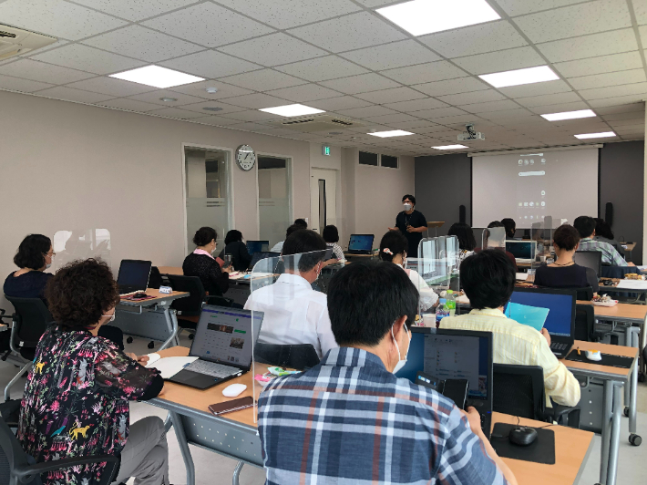 신중년 교육. 경남도청 제공